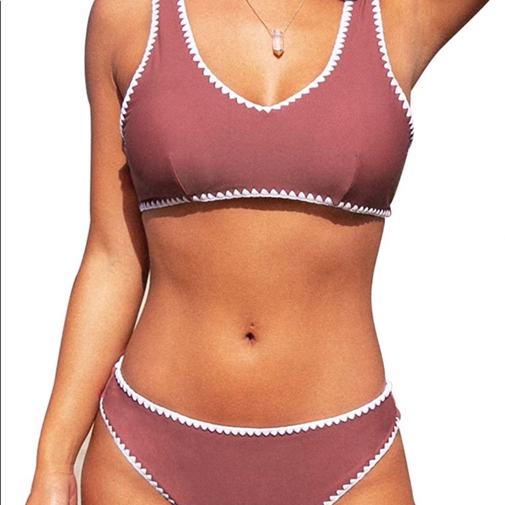 Bathing suits - Picture 3 of 5